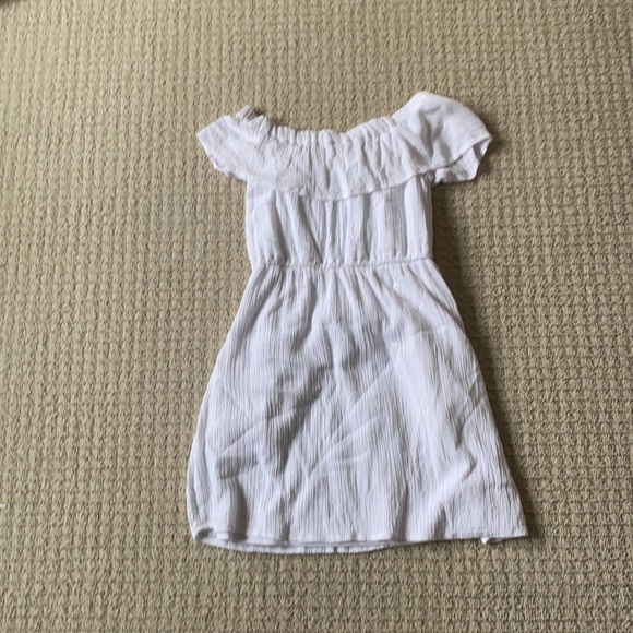 simple white dress - Picture 3 of 3